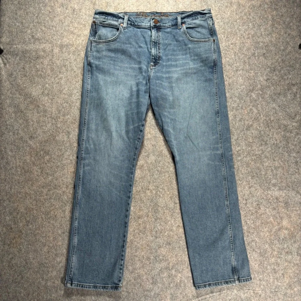 Wrangler Slim Straight Jeans Mens Blue Denim Size 38x32 Cowboy Western Rodeo vtg